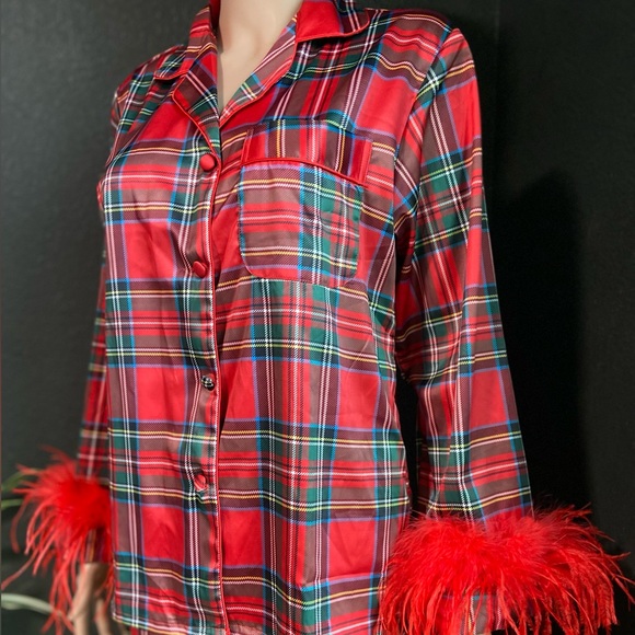 BON VIVIANN Holiday plaid set furry NWOT S/M  (is sold out on their website) - Picture 4 of 7